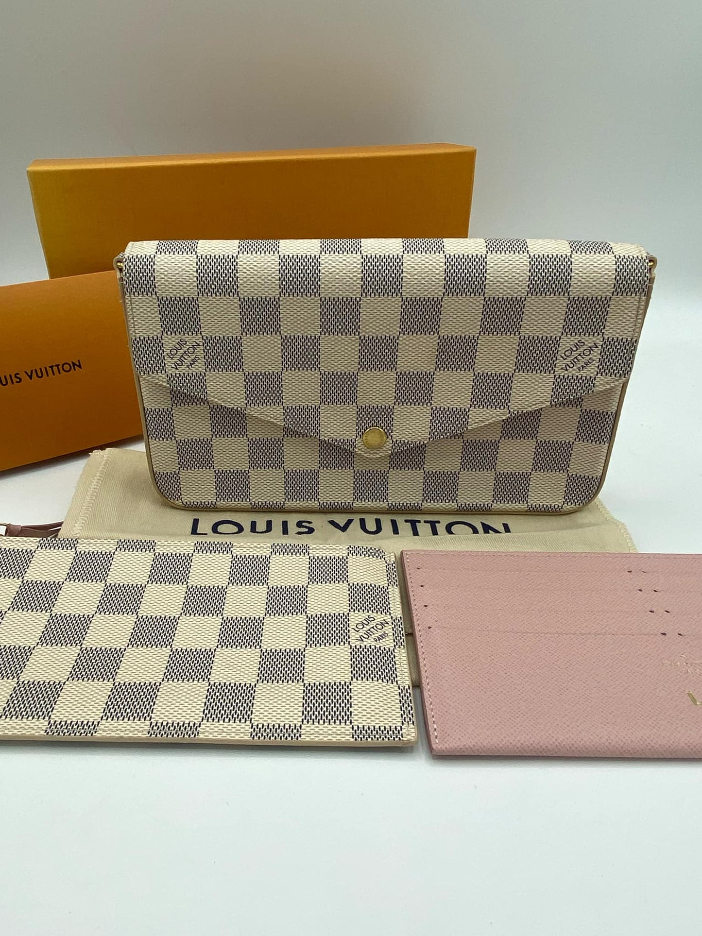 LOUIS VUITTON FELICIE POCHETTE