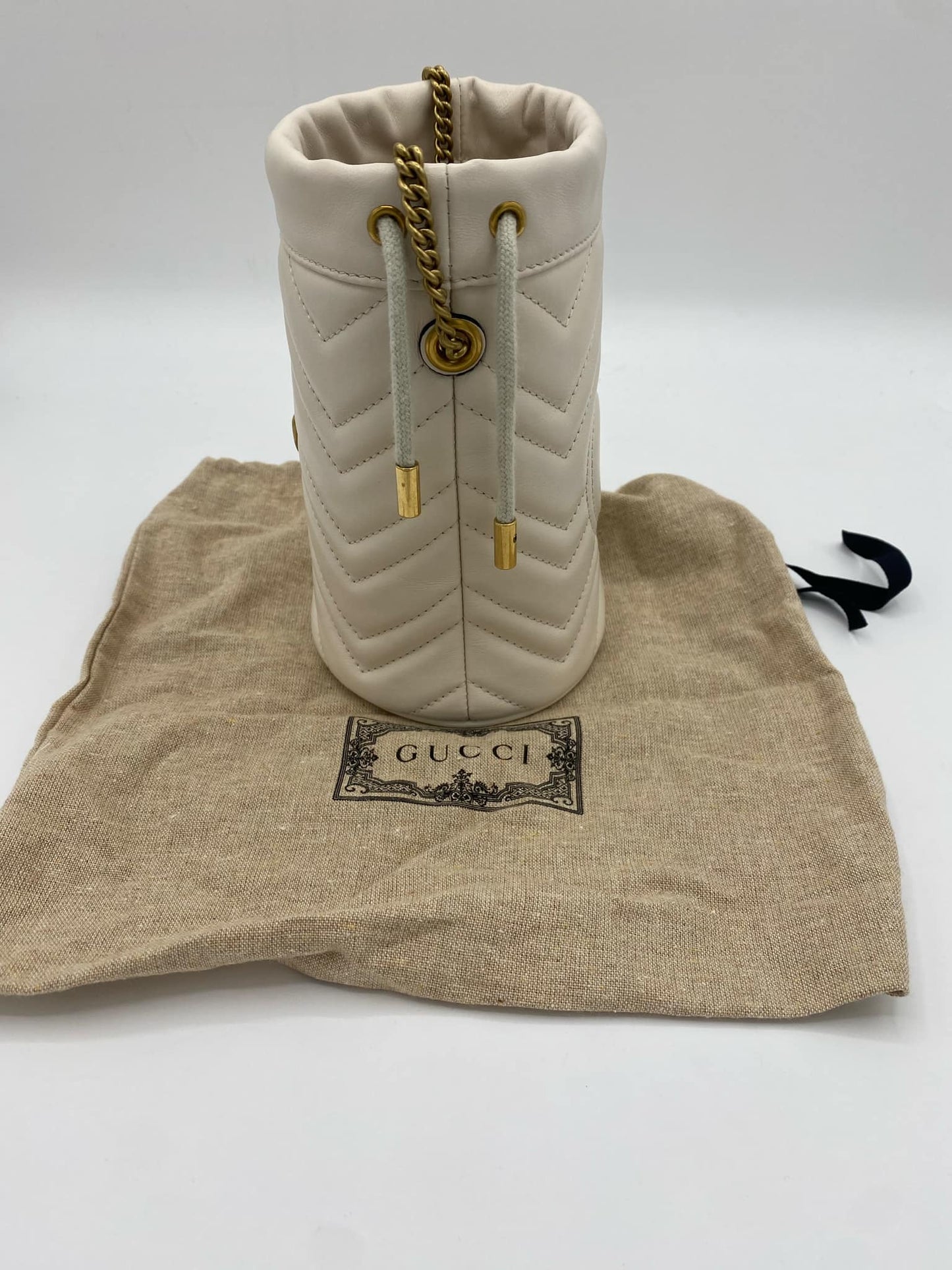 GUCCI GG MARMONT BUCKETBAG MINI