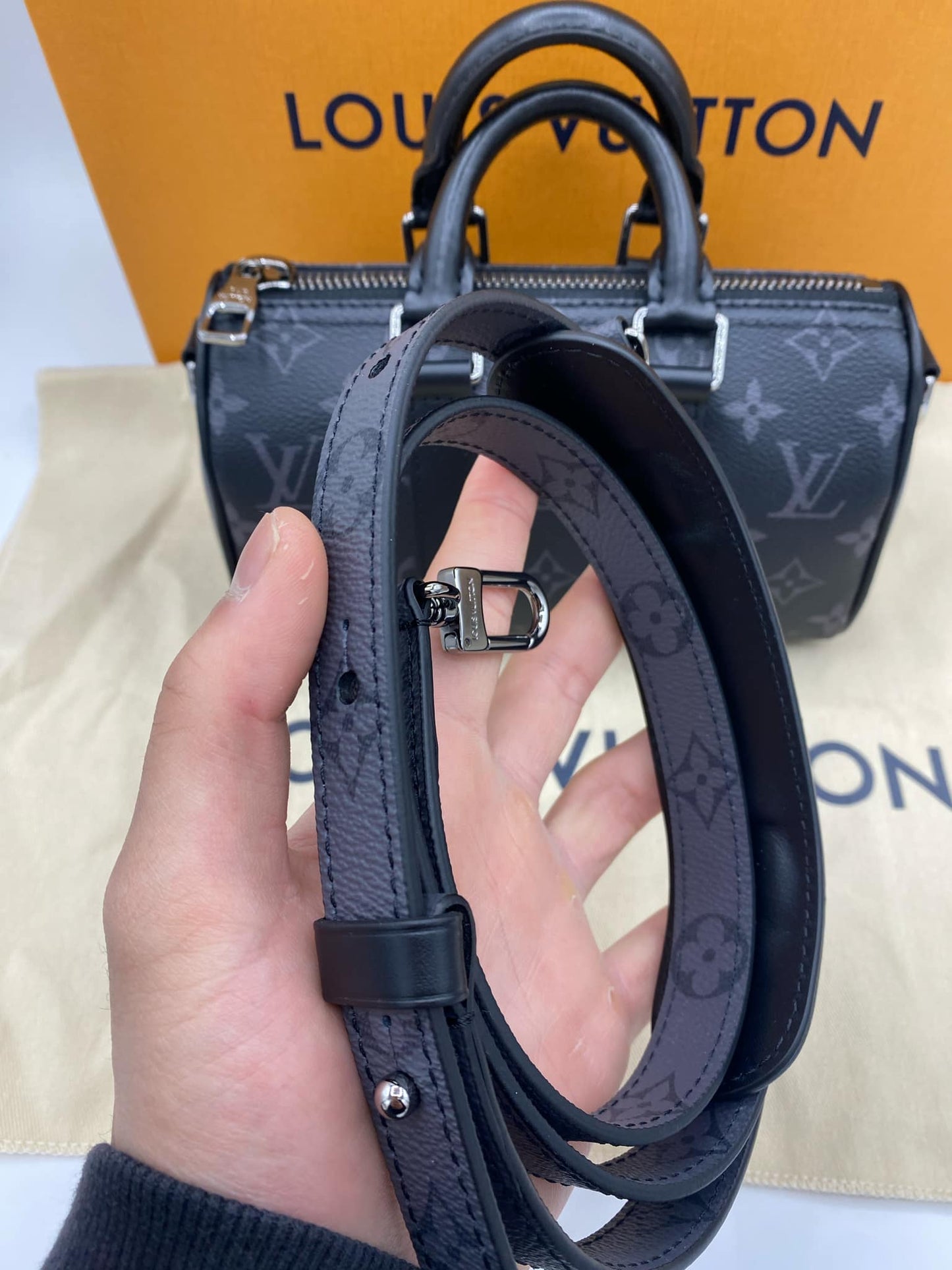 LOUIS VUITTON KEEPALL BANDOULIERE 25