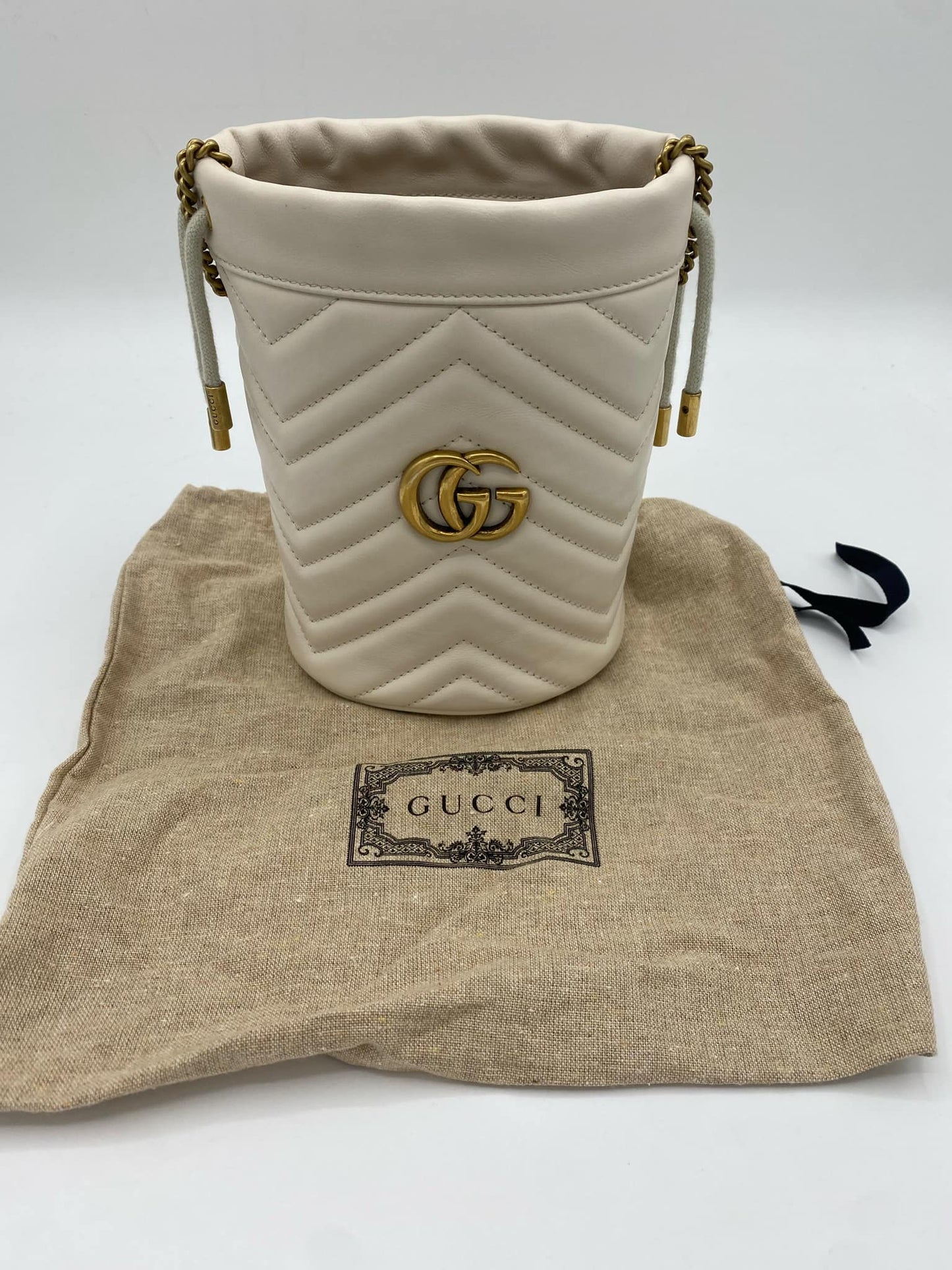 GUCCI GG MARMONT BUCKETBAG MINI