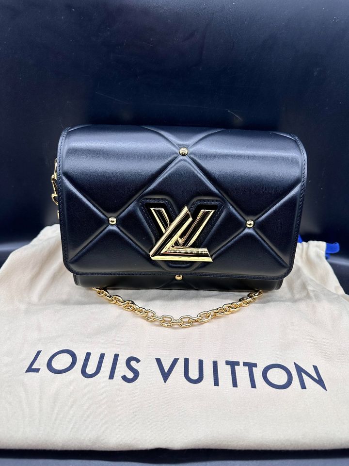 Louis Vuitton MM Bolsa Twist in Lambskin Black M59029