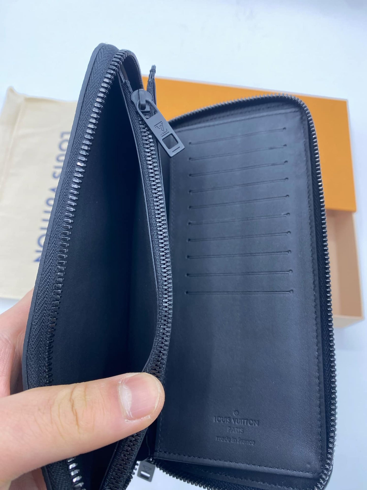 LOUIS VUITTON ZIPPY WALLET (M81743)