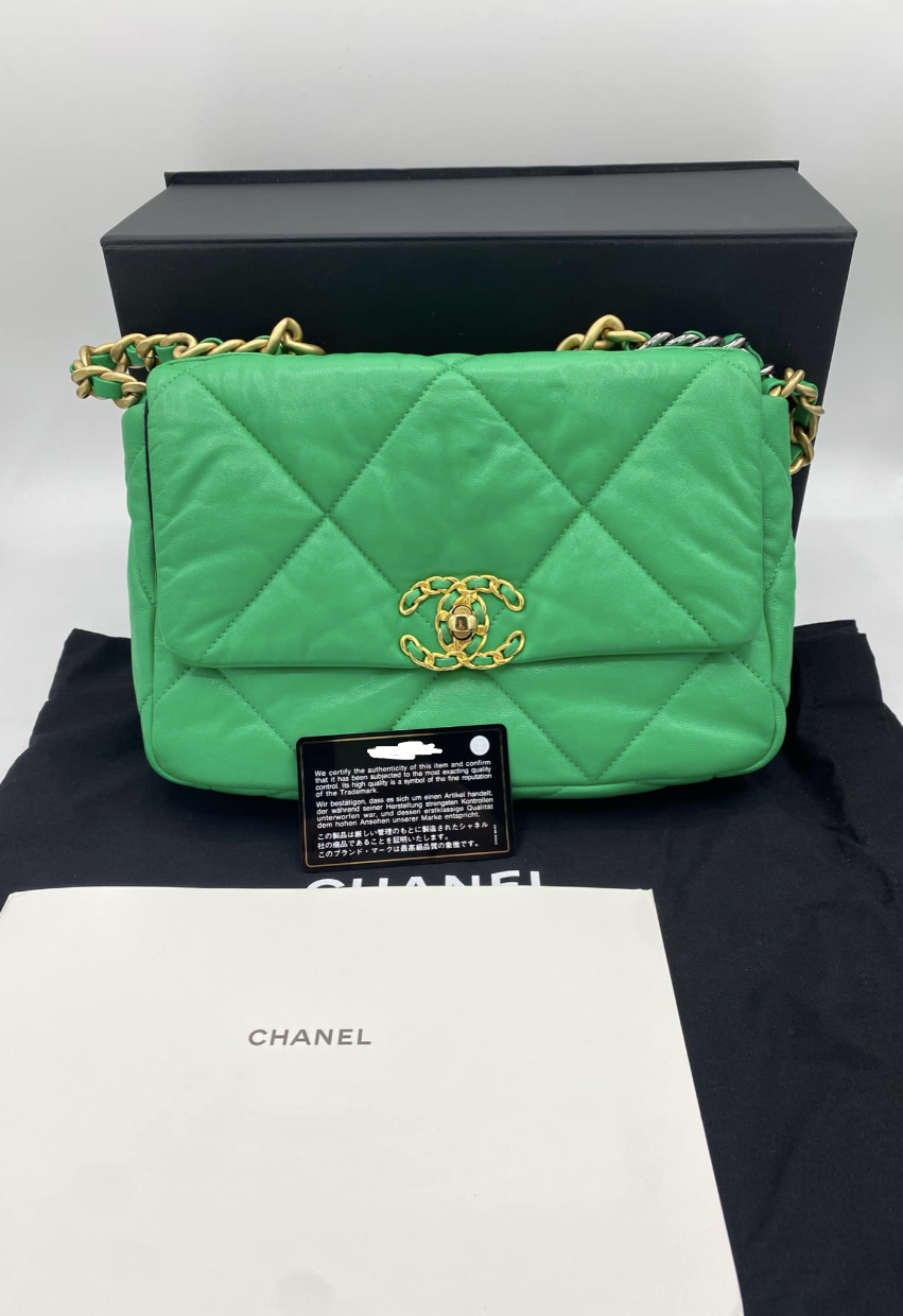 CHANEL 19 MATELASSE 2