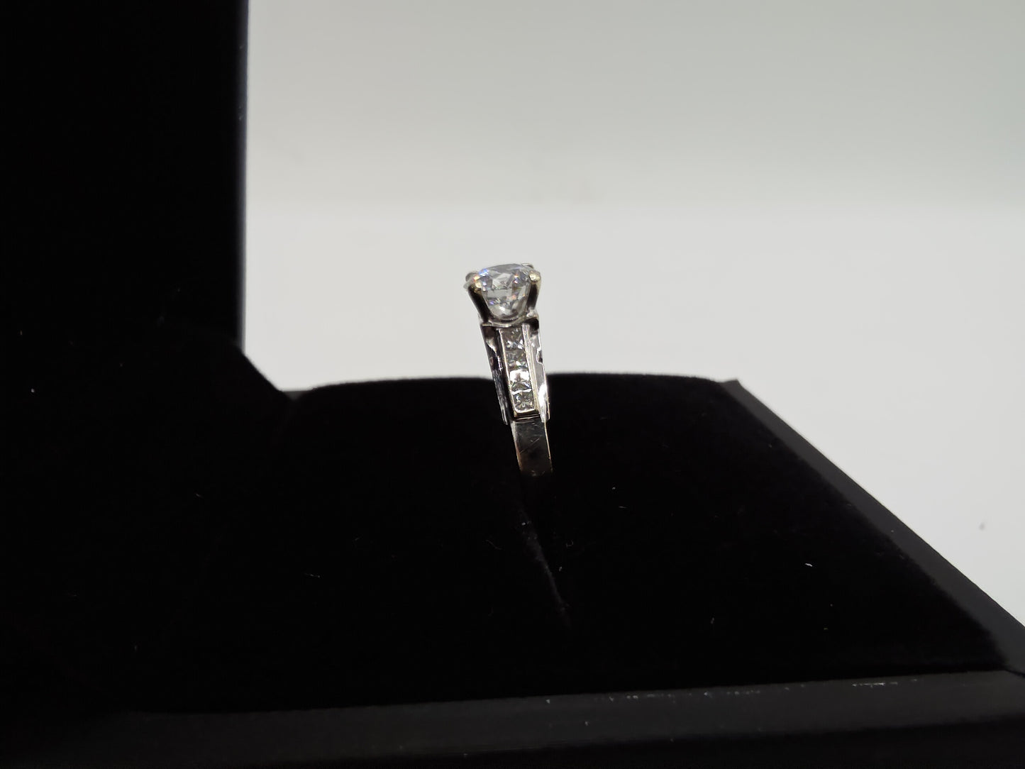 Diamond Engagement Ring 1.01 CT VVS1 D Colour GIA Certificate