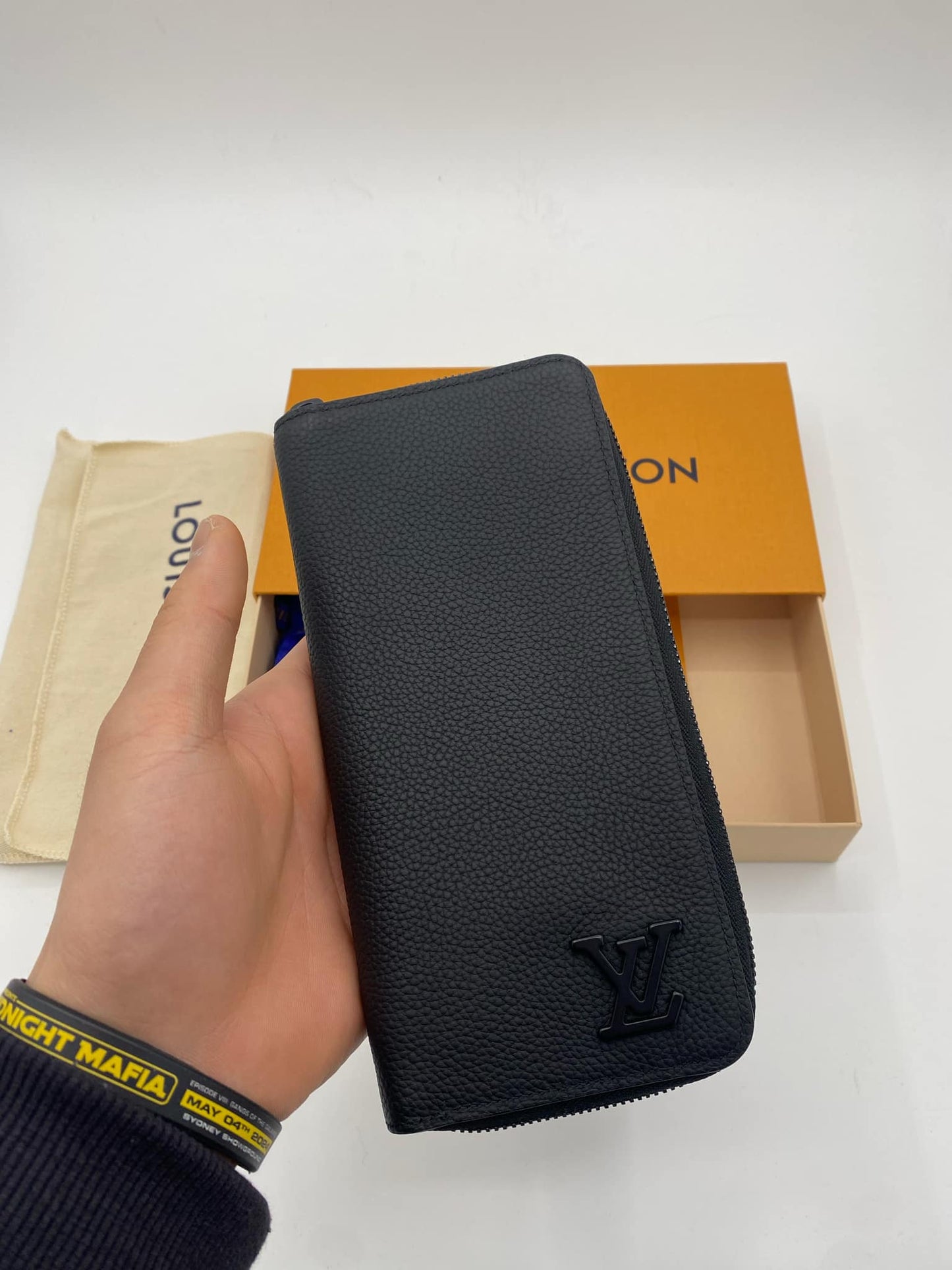 LOUIS VUITTON ZIPPY WALLET (M81743)