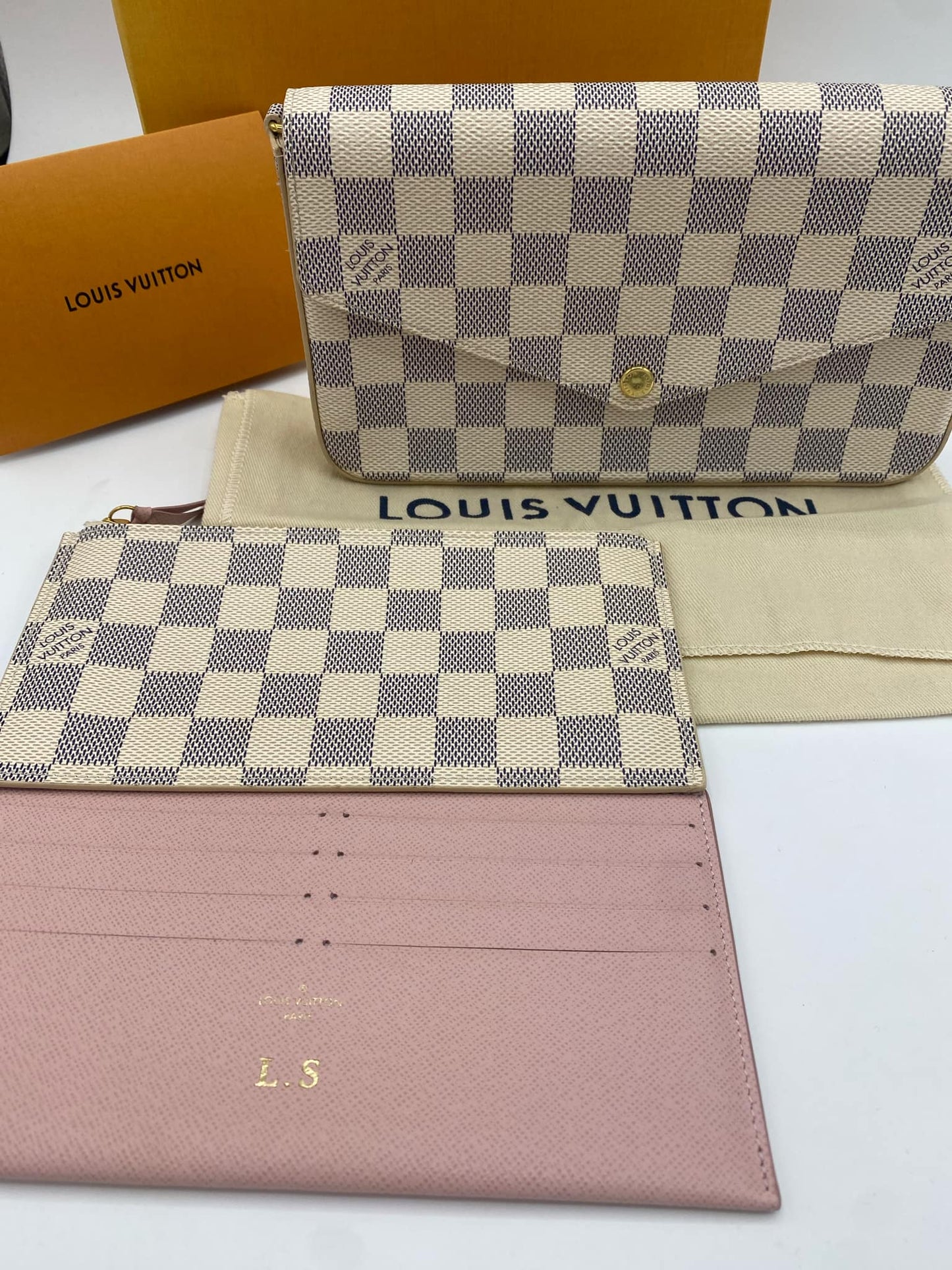 LOUIS VUITTON FELICIE POCHETTE