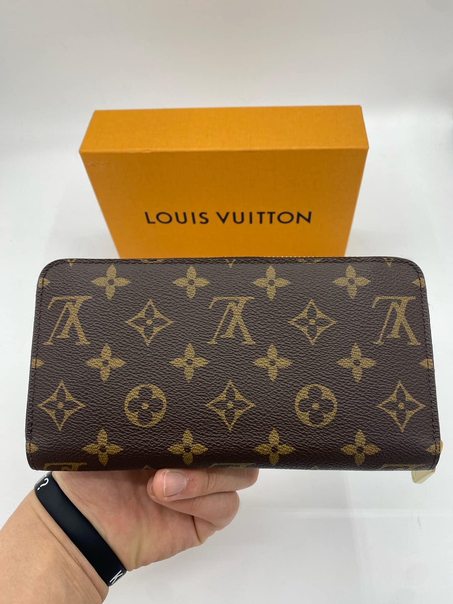 LOUIS VUITTON ZIPPY WALLET "COQUELICOT RED"