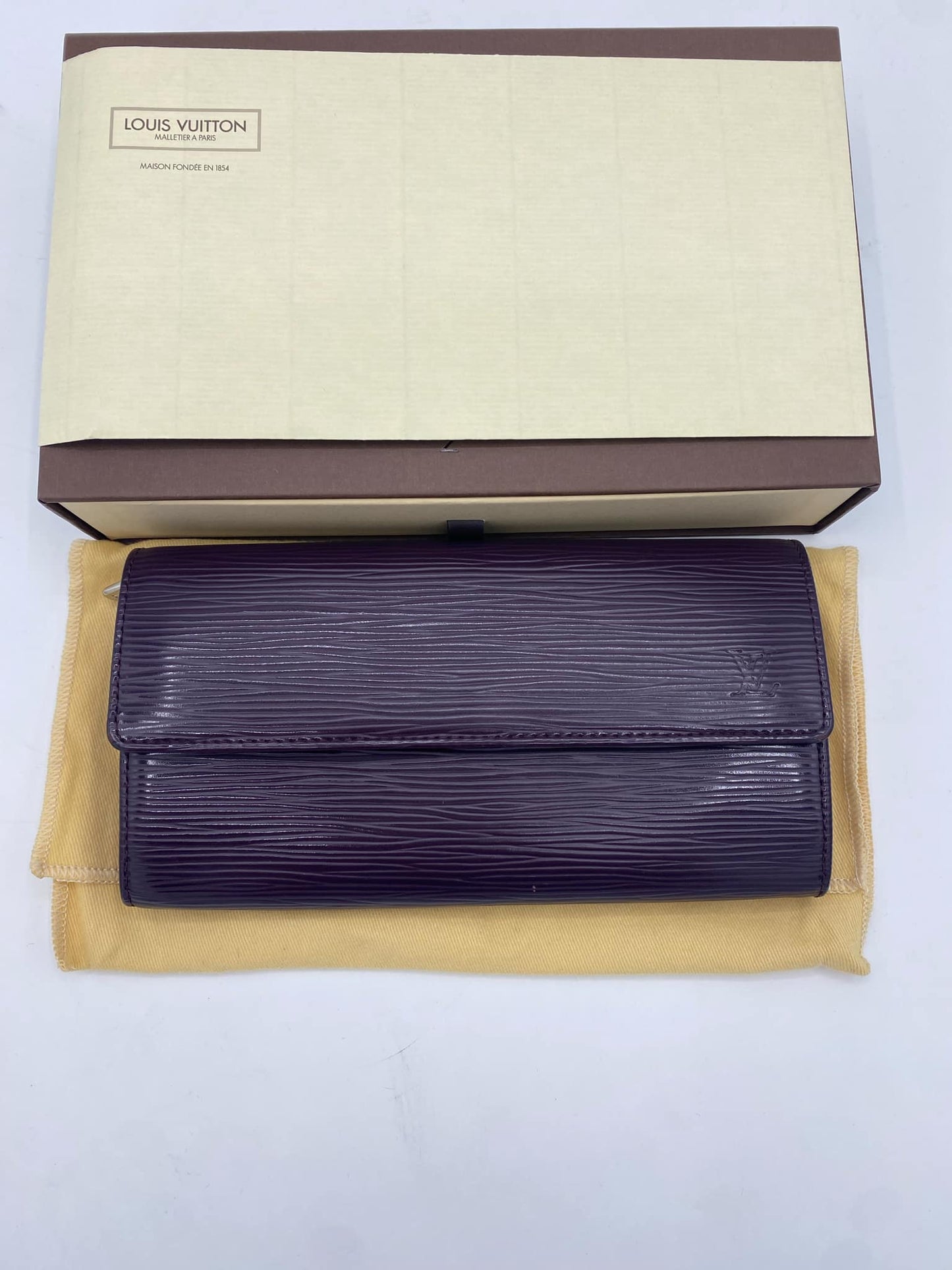 LOUIS VUITTON "PURPLE EPI LEATHER SARAH LEATHER WALLET"